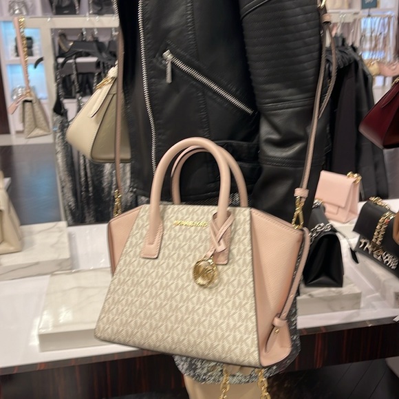 MICHAEL KORS
Avril Small Logo Top-Zip Satchel
Powder Blush Multi
NWT - Picture 15 of 16